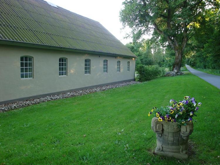 Engelsholm Bed & Breakfast Bredsten  Bagian luar foto